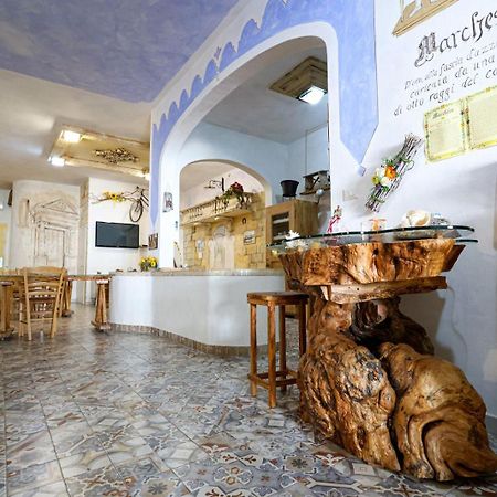 モルチャーノ・ディ・レウカ Antico Borgo Marchese Bed & Breakfast エクステリア 写真