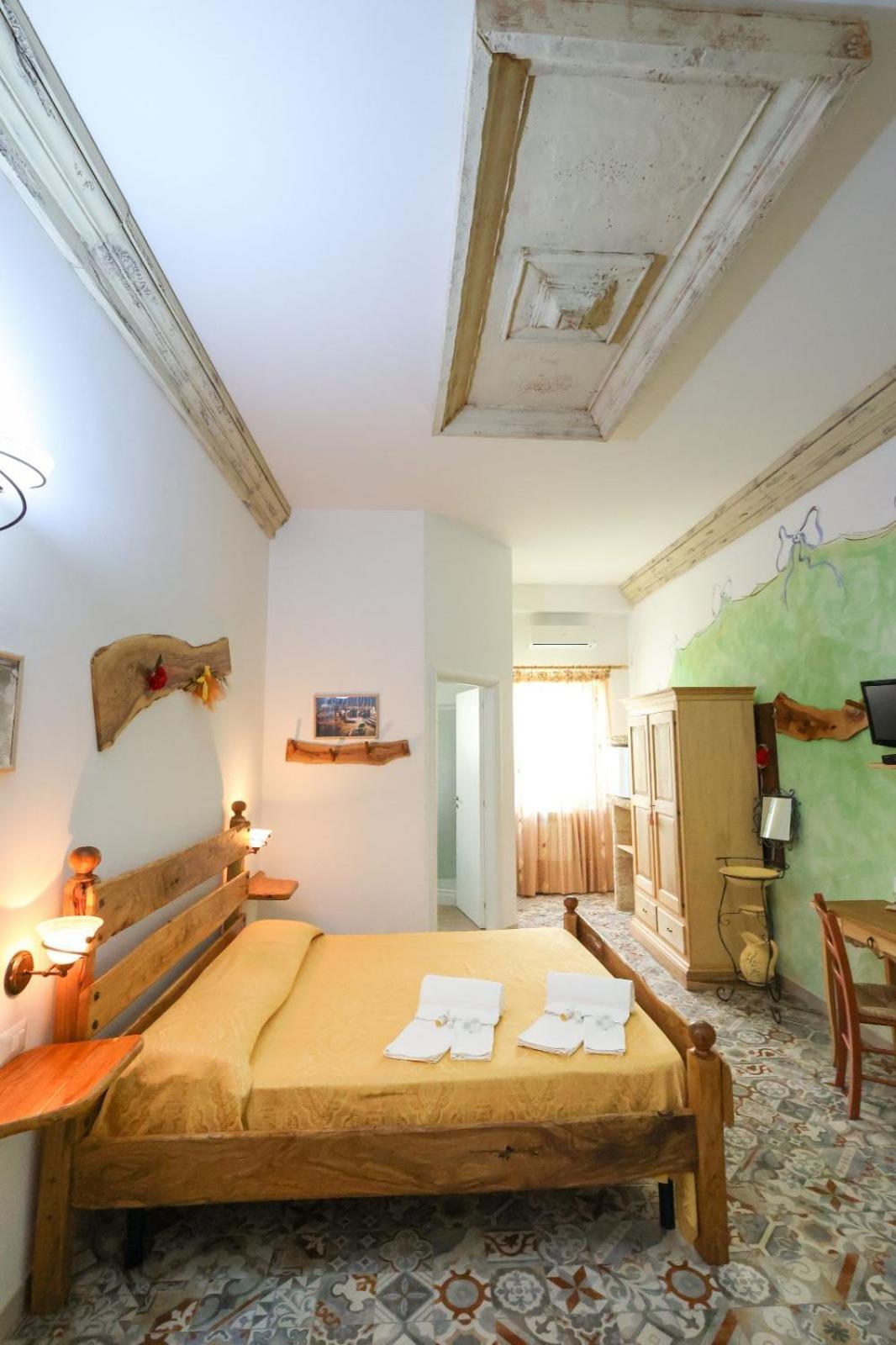 モルチャーノ・ディ・レウカ Antico Borgo Marchese Bed & Breakfast エクステリア 写真