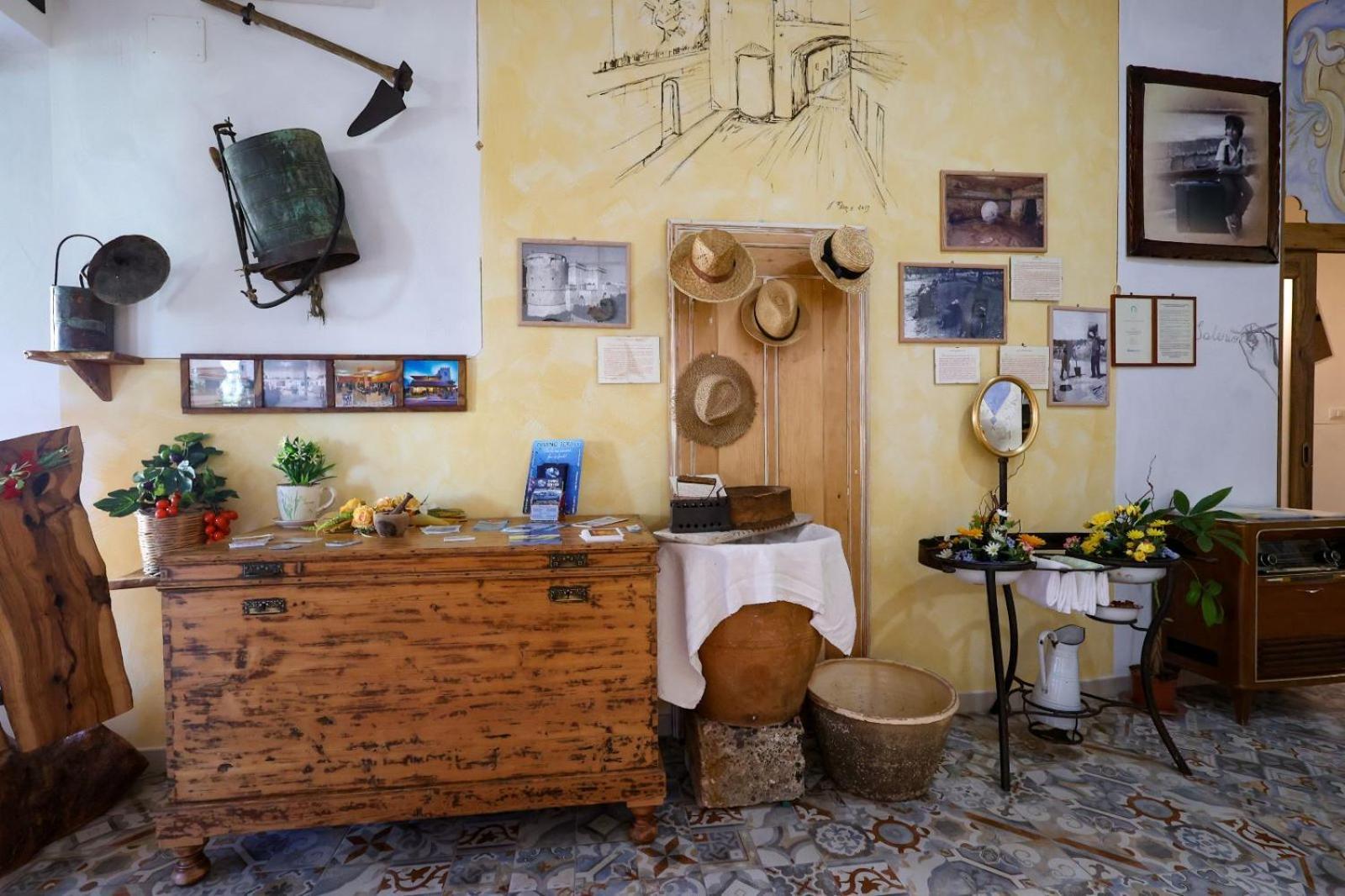 モルチャーノ・ディ・レウカ Antico Borgo Marchese Bed & Breakfast エクステリア 写真