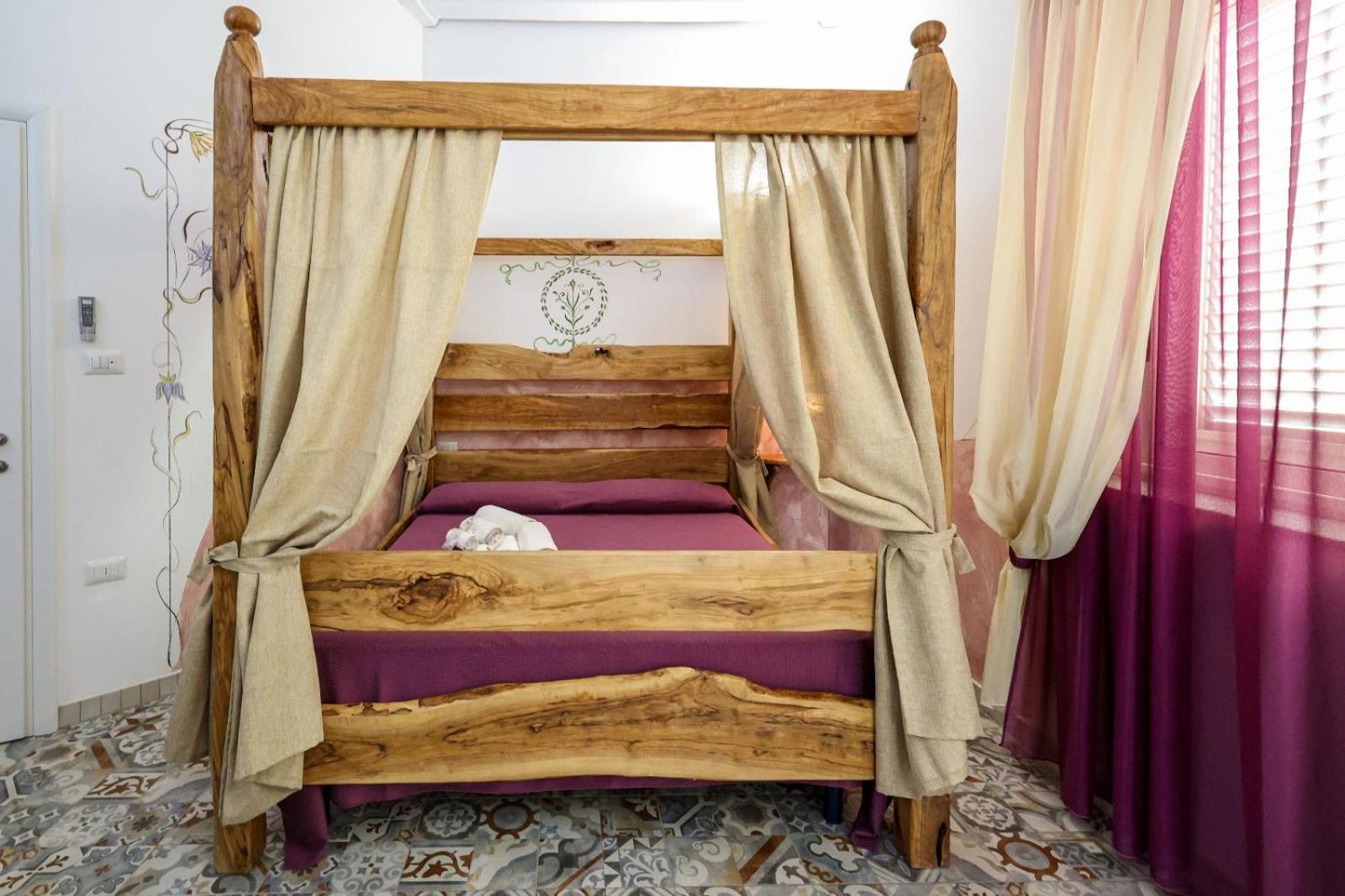 モルチャーノ・ディ・レウカ Antico Borgo Marchese Bed & Breakfast エクステリア 写真